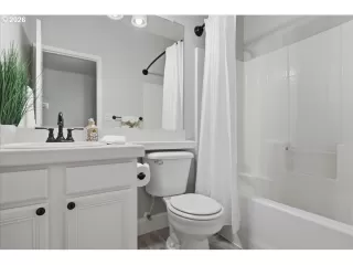 Photo #6: 229544433 Listing