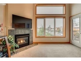 Photo #2: 23000049 Listing