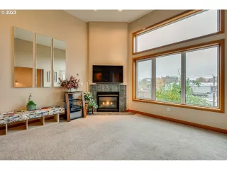 Photo #3: 23000049 Listing