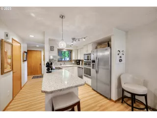 Photo #4: 23001458 Listing 