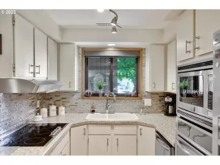 Photo #6: 23001458 Listing 