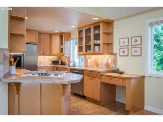 Photo #4: 23003011 Listing 