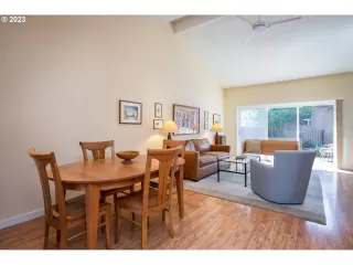 Photo #5: 23003011 Listing 