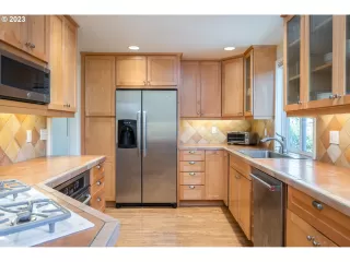 Photo #6: 23003011 Listing 