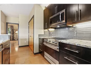 Photo #3: 23003433 Listing 