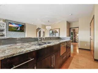 Photo #4: 23003433 Listing 