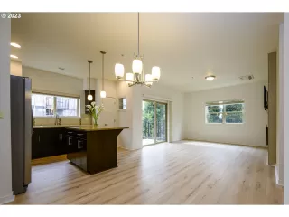 Photo #3: 23003686 Listing