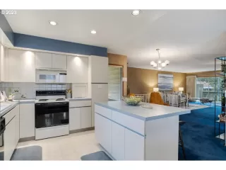 Photo #5: 23003841 Listing 