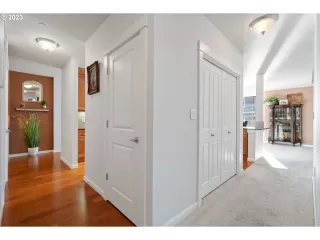 Photo #4: 23004553 Listing