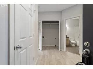 Photo #3: 23004798 Listing