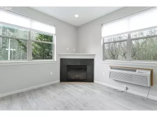 Photo #4: 23004798 Listing