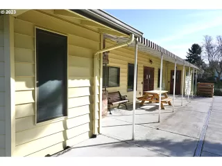 Photo #3: 23004996 Listing