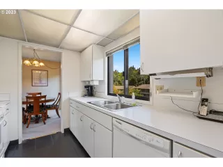 Photo #6: 23006551 Listing