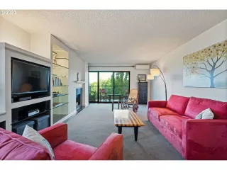 Photo #6: 23007323 Listing