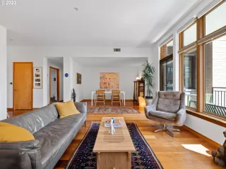 Photo #4: 23008317 Listing 