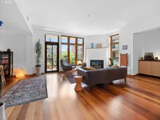 Photo #6: 23008317 Listing 