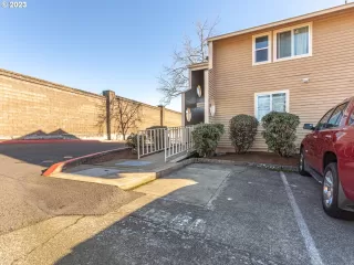 Photo #2: 23008432 Listing 