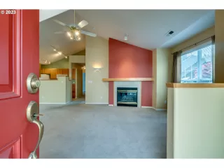 Photo #3: 23009088 Listing