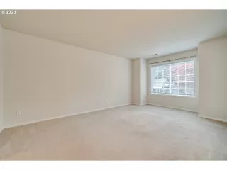 Photo #6: 23009088 Listing