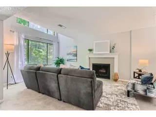 Photo #5: 23009548 Listing