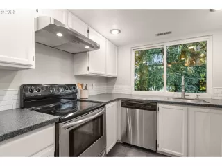 Photo #5: 23011172 Listing 