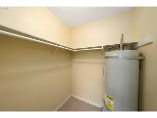 Photo #4: 23011479 Listing