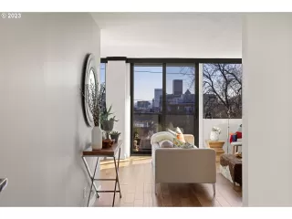 Photo #2: 23012016 Listing