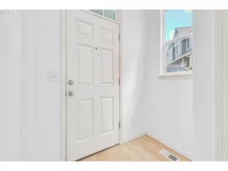 Photo #2: 23012072 Listing