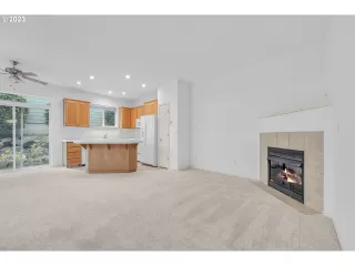 Photo #3: 23012072 Listing