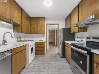 Photo #6: 23013295 Listing 