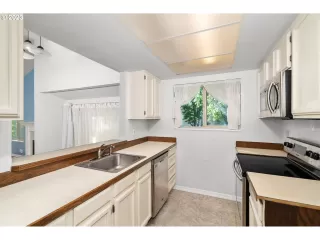 Photo #3: 23013789 Listing 