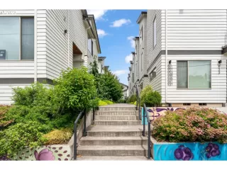 Photo #3: 23014275 Listing