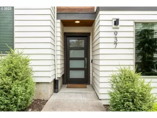 Photo #6: 23014275 Listing