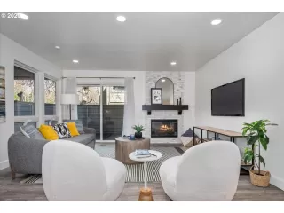 Photo #4: 230157811 Listing