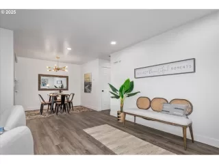 Photo #6: 230157811 Listing