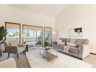 Photo #5: 23016105 Listing