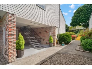 Photo #2: 23018629 Listing