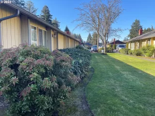 Photo #4: 23019158 Listing