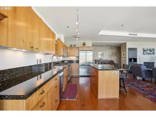 Photo #5: 23019298 Listing 