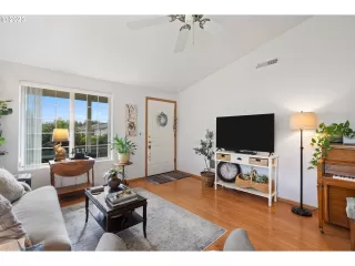 Photo #6: 23019858 Listing