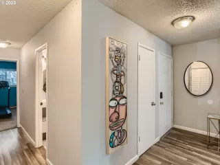 Photo #4: 23019893 Listing