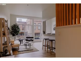 Photo #5: 23020026 Listing