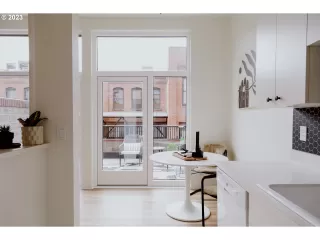 Photo #6: 23020026 Listing