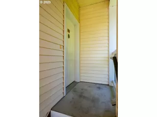 Photo #2: 23020619 Listing