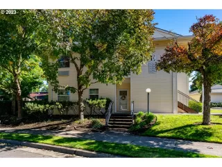 Photo #3: 23020619 Listing