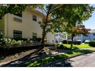 Photo #4: 23020619 Listing