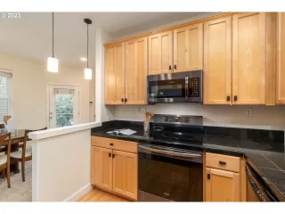 Photo #2: 23021043 Listing