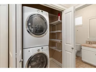 Photo #4: 23021043 Listing