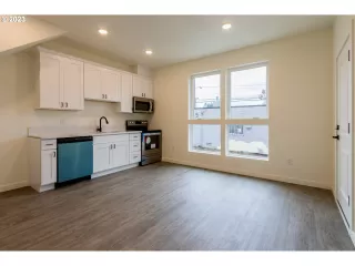 Photo #1: 23022132 Listing