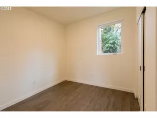 Photo #4: 23022132 Listing